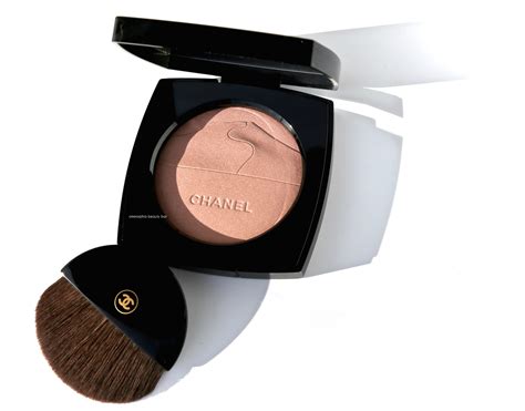 chanel éclat du désert|Chanel Eclat du Desert Illuminating Powder Review & Swatches.